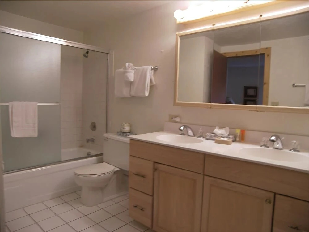 Anaconda 4 Bed 4 Bath by RedAwning
