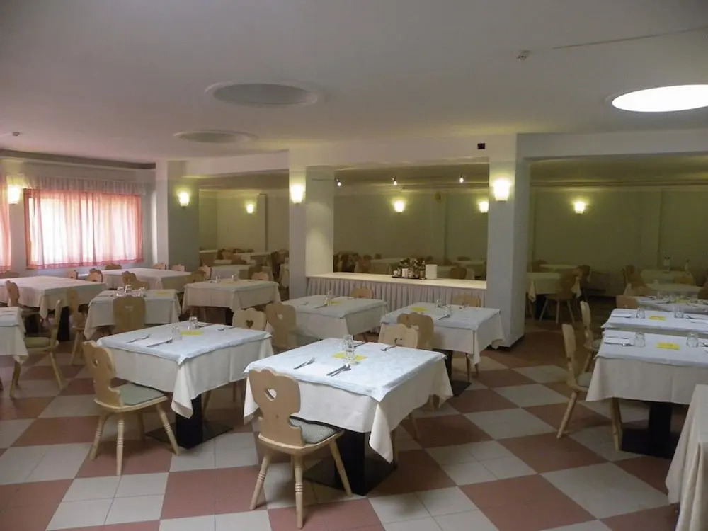 Отель Life Hotels Des Alpes
