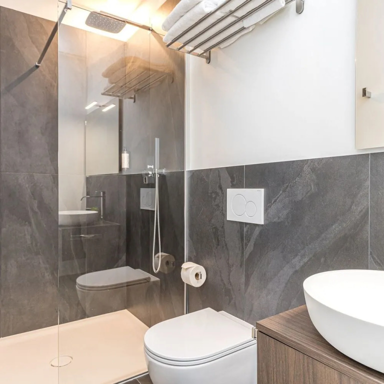 ICON H 402 Suite Business