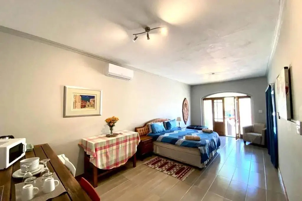 Le Grec Wine Tram Apartment