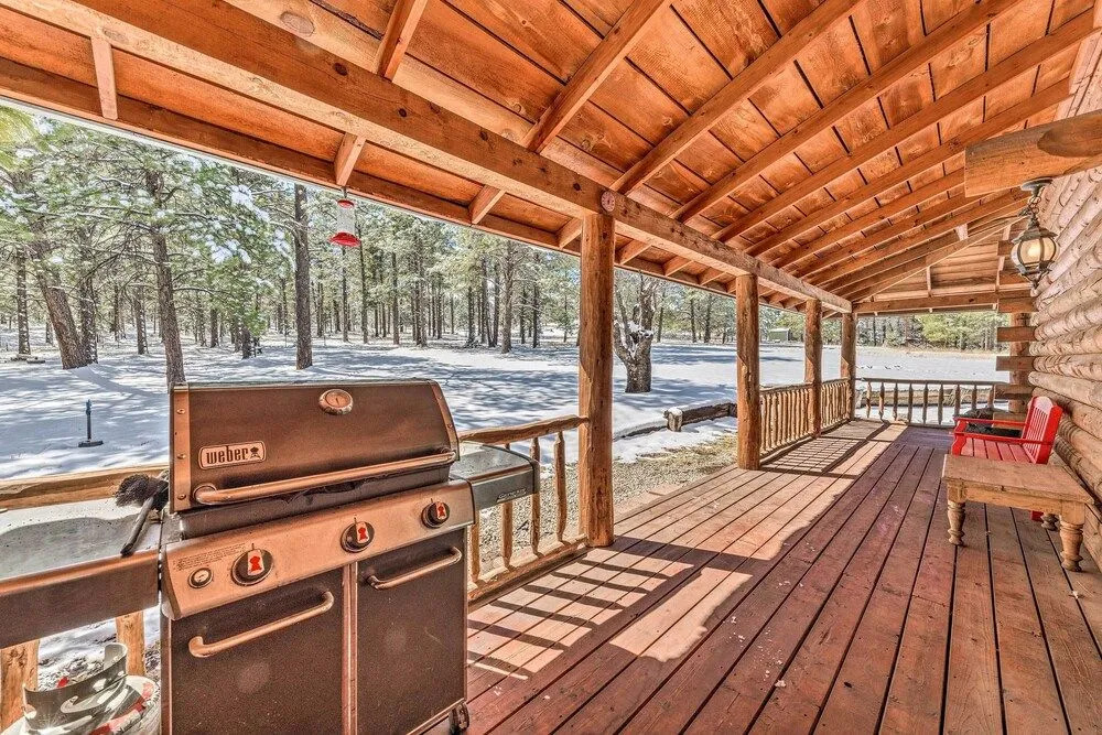 Cozy Alto Cabin on 2 Acres: Near Fishing & Skiing!