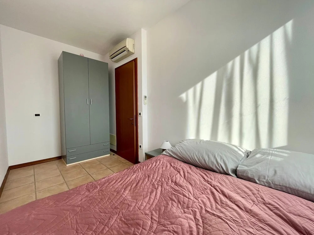 Modern seaside flat by the pool