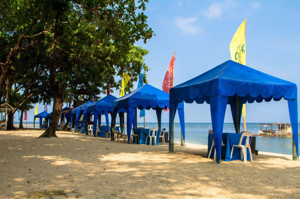 Matabungkay Beach Hotel