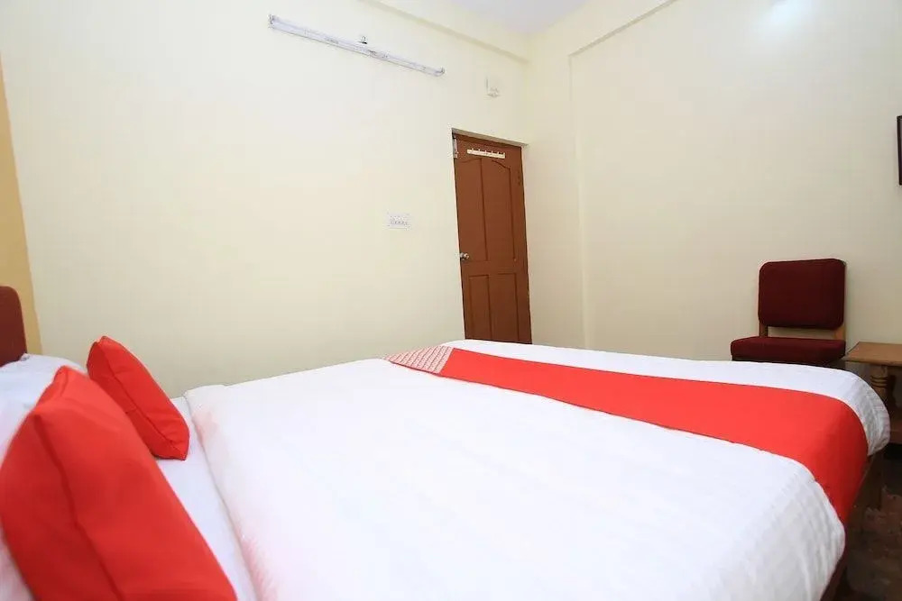 Varsha Boarding and Lodge by OYO Rooms
