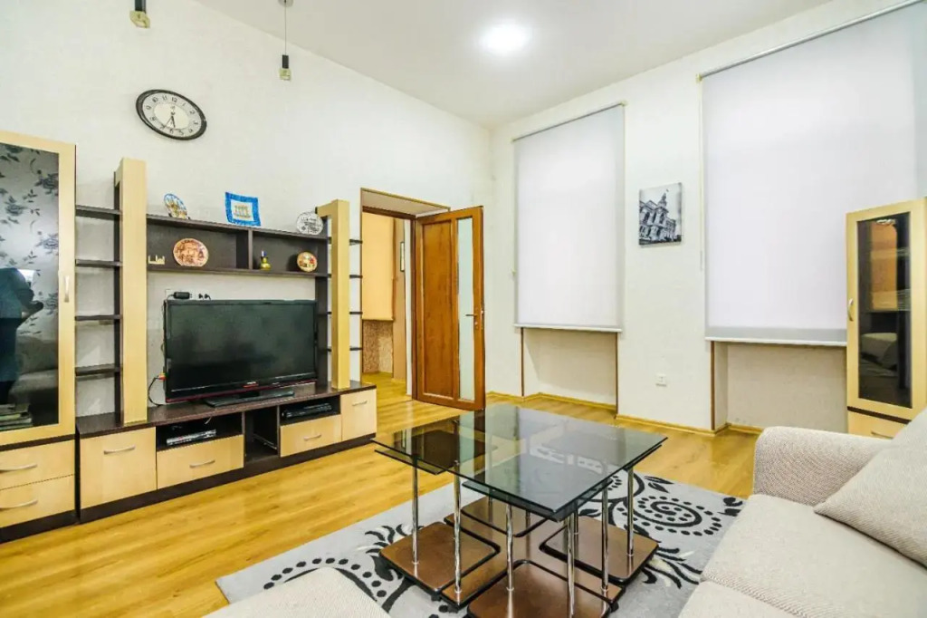 M Estate Targovu 2 room (009).