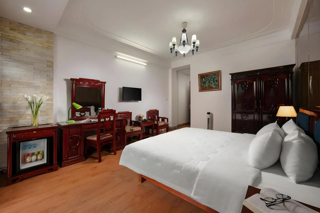 Little Diamond Hotel