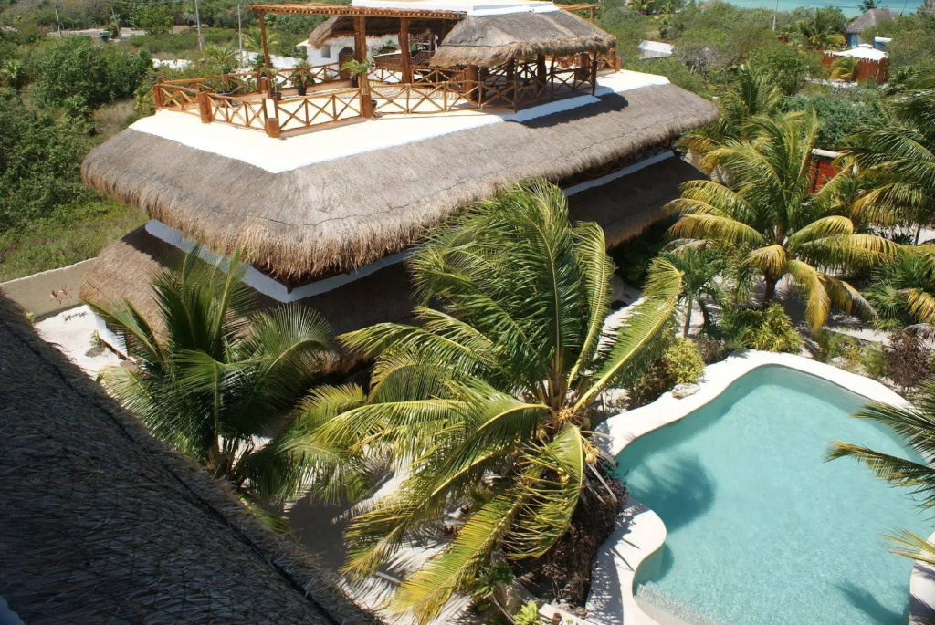 Ensueno Holbox & Beach Club