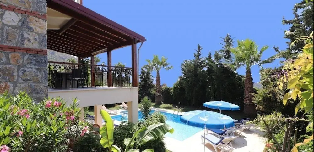 Villa FT17 by JoyLettings