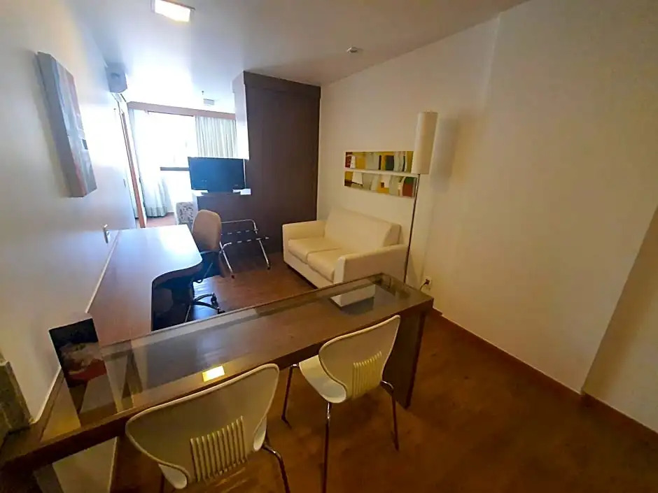 FLAT NO NOBILE SUÍTES MONUMENTAL COM ESTACIONAMENTO GRÁTIS, AO LADO DA ESPLANADA DOS MINISTÉRIOS E DO ESTÁDIO MANÉ GARRINCHA, WI-FI, PISCINA, ACADEMIA, SAUNA, RECEPÇÃO 24HS By REI DOS FLATS
