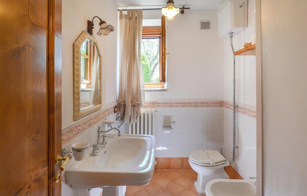 Gorgeous Home In Arezzo