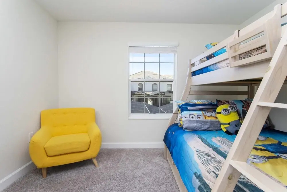 Luxurious 4 Bedroom w Screened Pool Close to Disney 1568