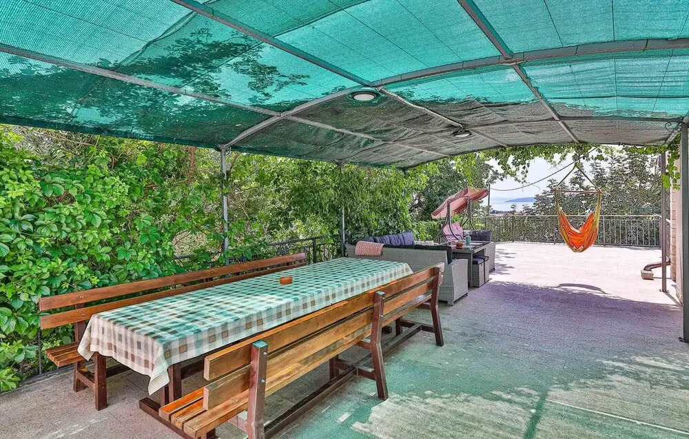 Amazing Home in Kastel Luksic With Outdoor Swimming Pool, Wifi and 3 Bedrooms
