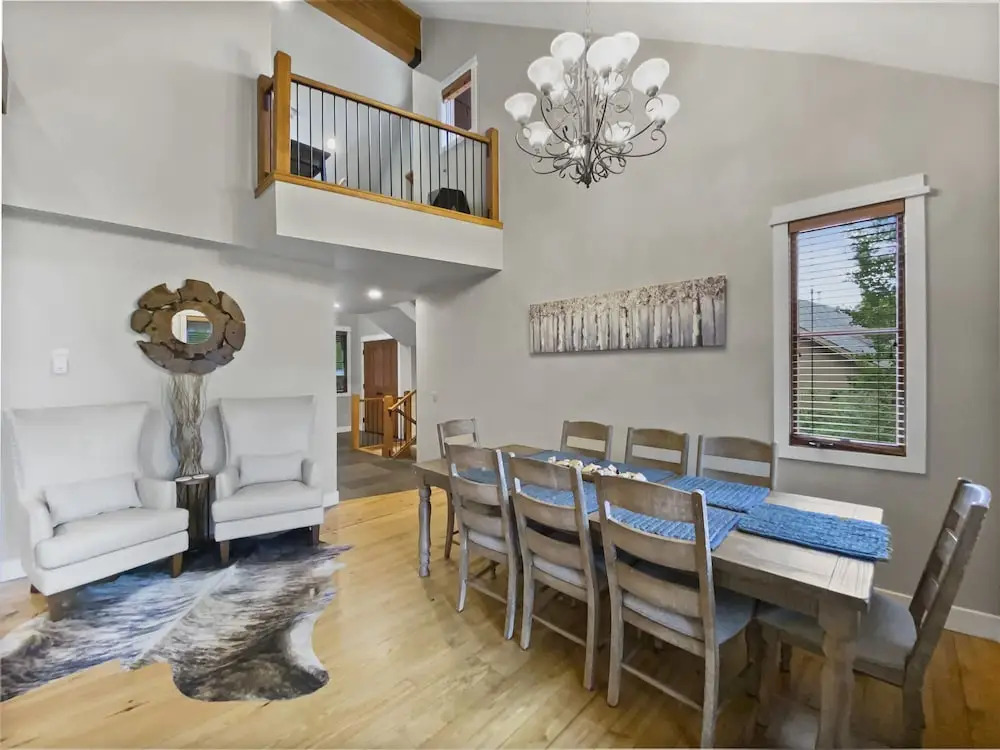 Westridge Chalet 4 Bedroom Townhouse by RedAwning