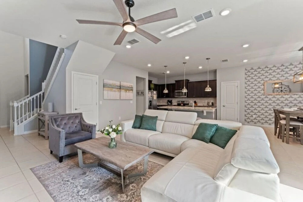 Themed Rooms Free Access To Resort Waterpark! 4 Bedroom Home by RedAwning, Davenport