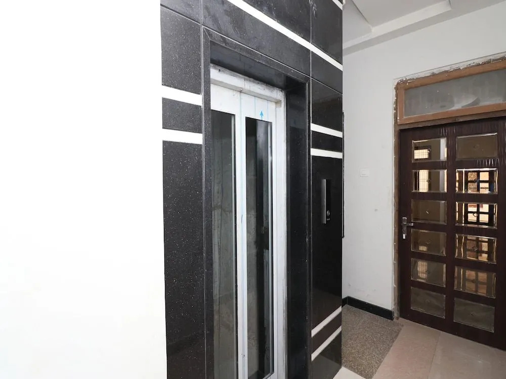 Capital O 30380 Kiaara Stay