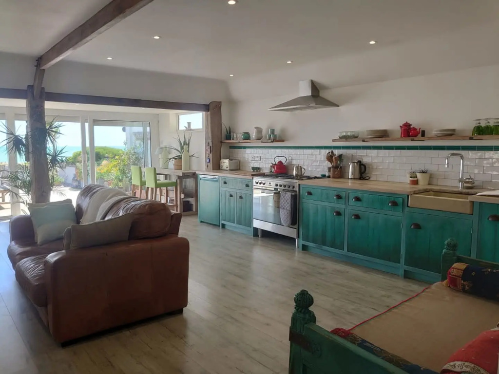 Ocean Front Beach House with Direct Beach Access and Breath Taking Views