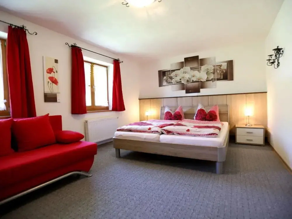 Rossfeld Modern Retreat