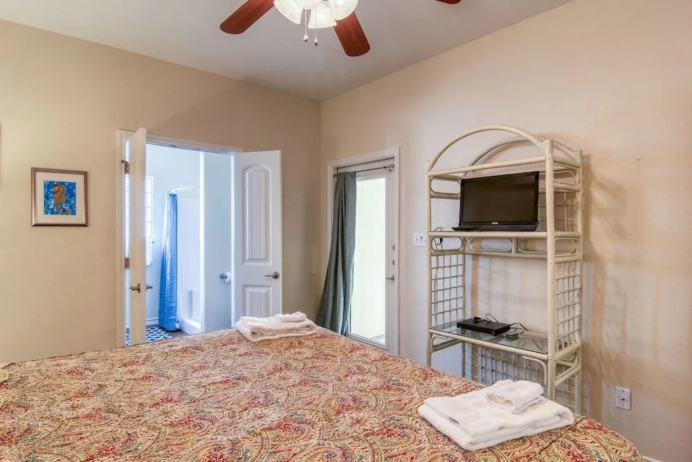 Admirals Quarters 103pb 2 Bedrooms 2 Bathrooms Condo