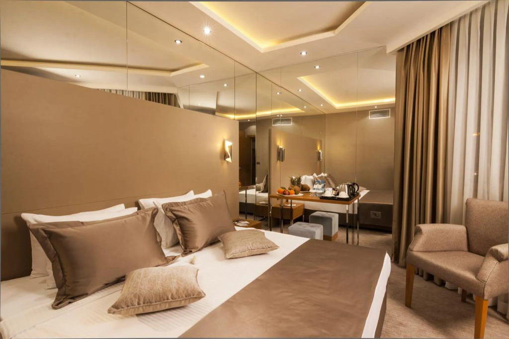 MAJURA HOTEL BUSINESS
