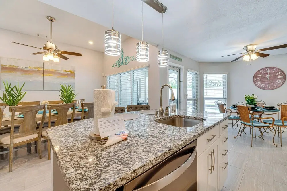 5 Mi to Disney World: Spacious Kissimmee Home!