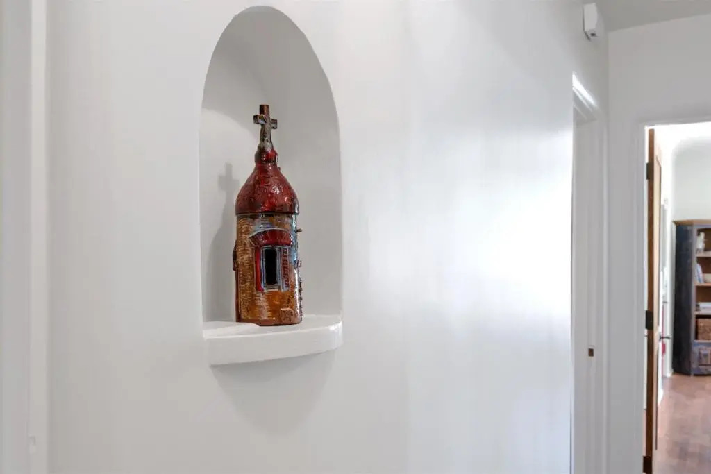 Casa O'keeffe - Five-minute Walk to The Plaza, Quiet Neighborhood, Comfort and Convenience