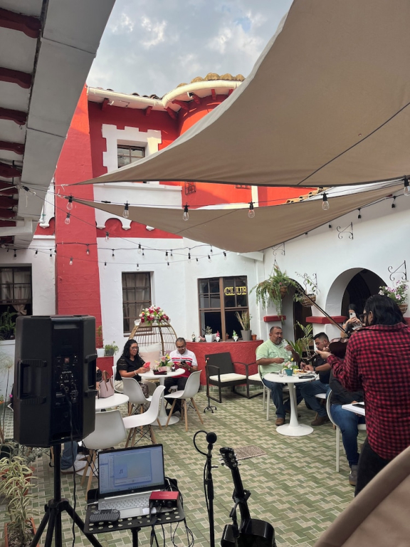 Club 27 - Hostal, Cafe & Spa