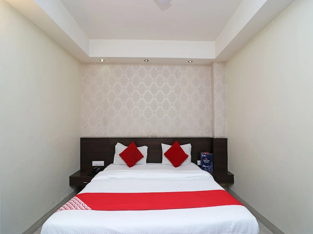 OYO 6903 Hotel Shelter