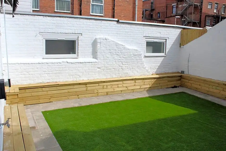 Backpackers Blackpool Hotel & Suites