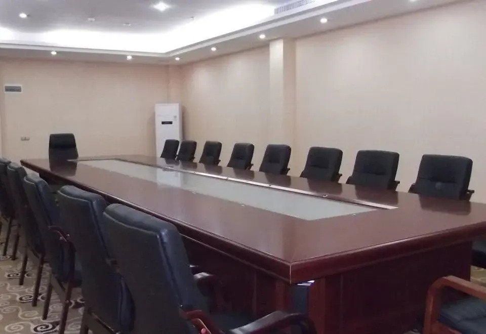 Kam · Tak · Yil Hotel