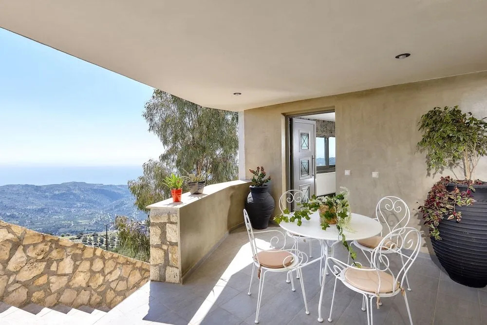 Seli Sea View Apartments and Studios