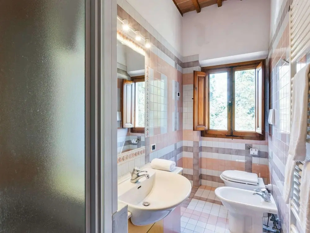 Poolside Leisure in Empoli Hideaway