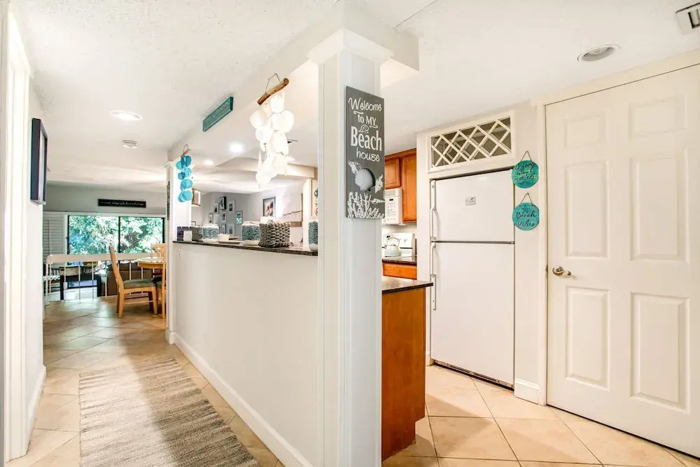 Wonderful Home Close to Everything W/shared Pool, Free Wifi, Central AC