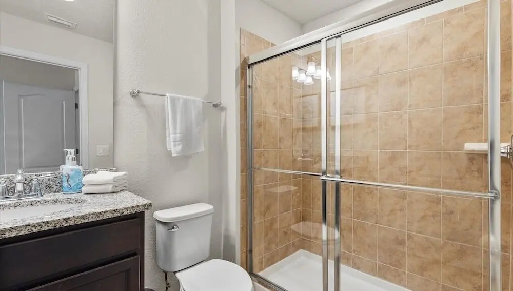 5 Bed 4 Bath Townhouse With Pool 5 Bedroom Townhouse by RedAwning