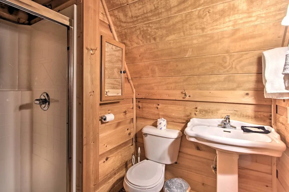 A-frame Cabin w/ Hot Tub < 1 Mi to Ober Gatlinburg