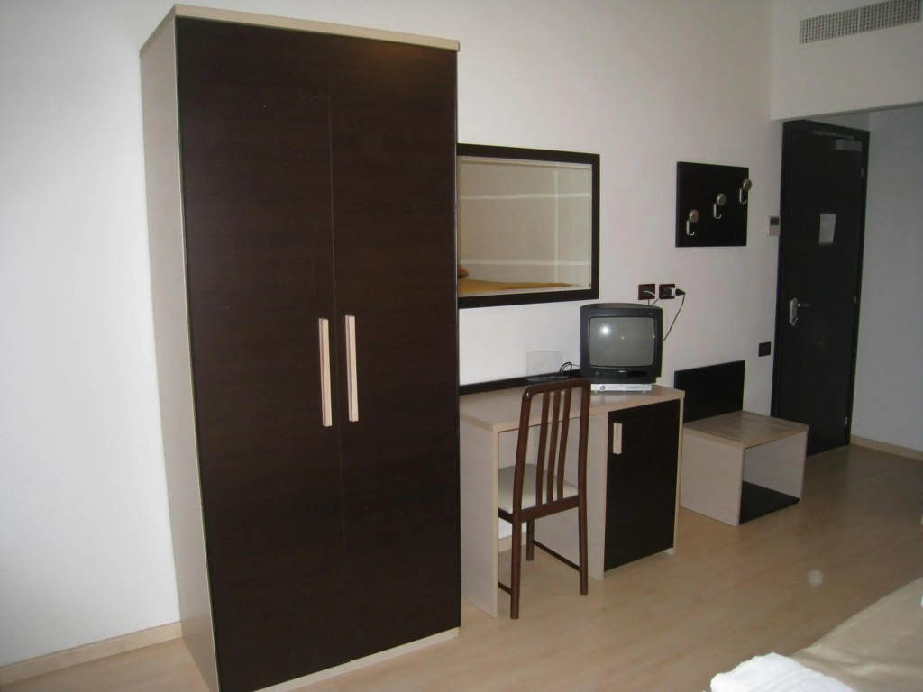 Hotel Canasta