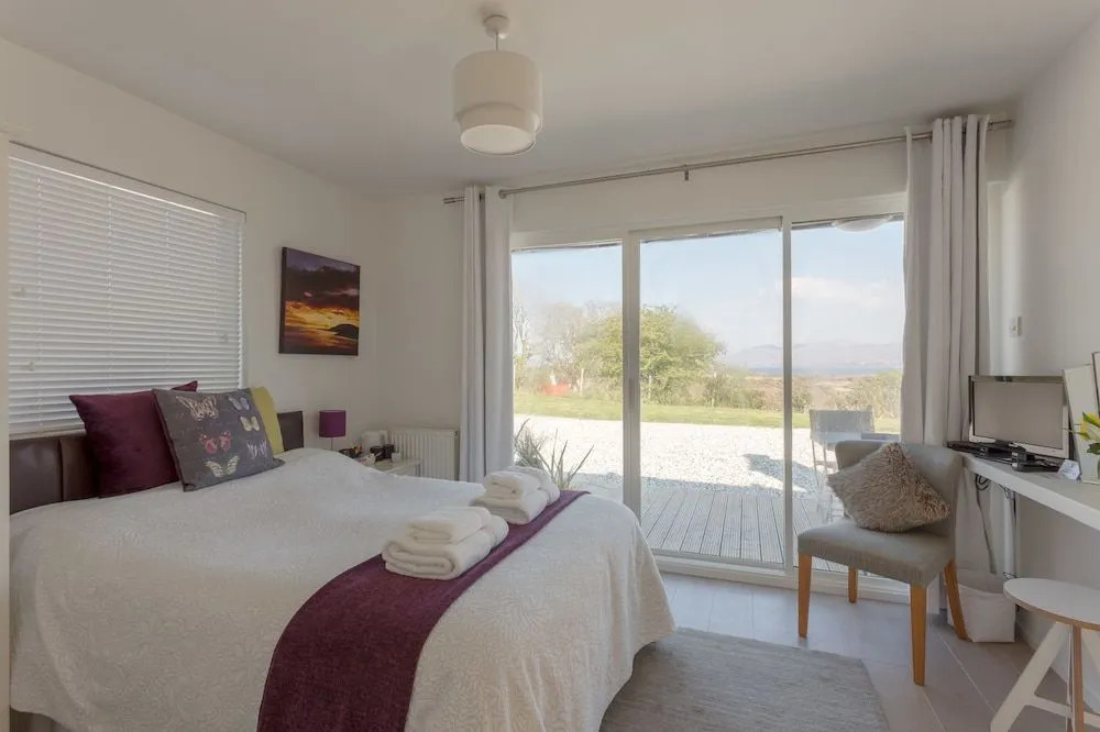 KnoydART Bed and Breakfast