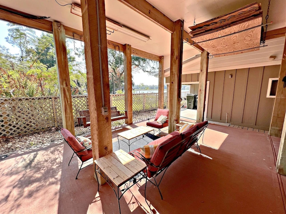 Porpoise Pass - Ground Floor Guest Suite