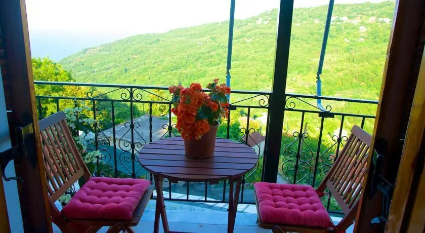 Stavroula Rooms