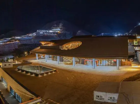 Bejing Yanqing Alpine Skiing Resort Hotel