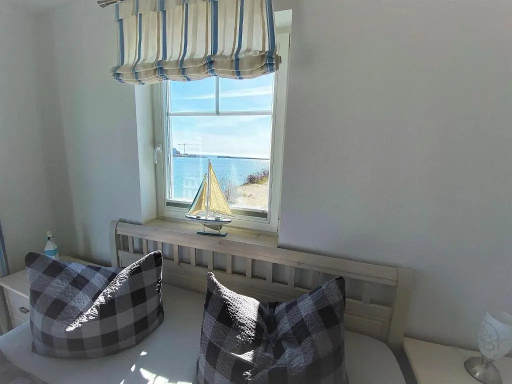 Ferienhaus-Strand-Hus-by-Seeblick-Ferien-ORO-direkt-am-Strand