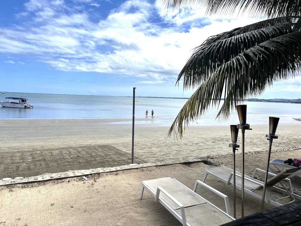 Seabeds 3 Bedroom Beachside Apartment Home