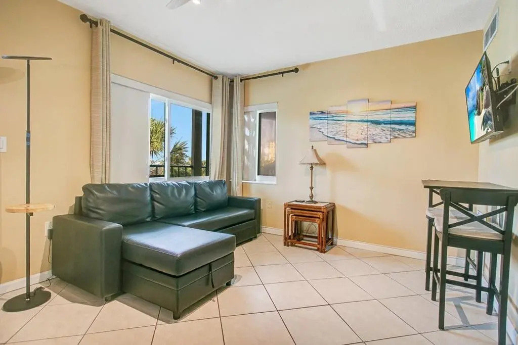Five Palms Suite 209 - Daily - Weekly - Monthly
