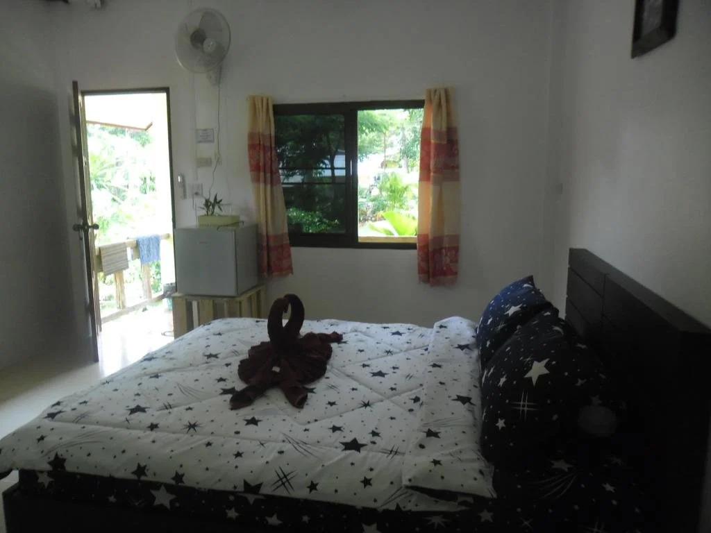 Baansanook Resort & Swimming Pool