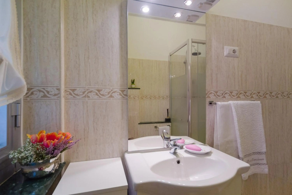 Diamond Apartment