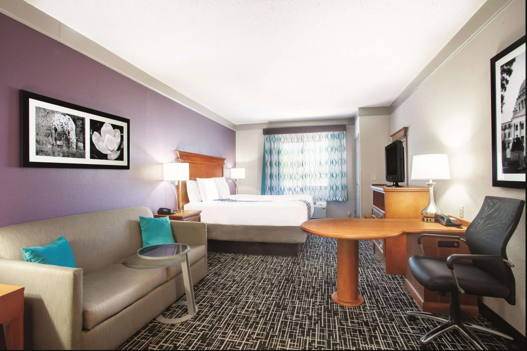 La Quinta Inn & Suites by Wyndham Jackson Airport/Pearl