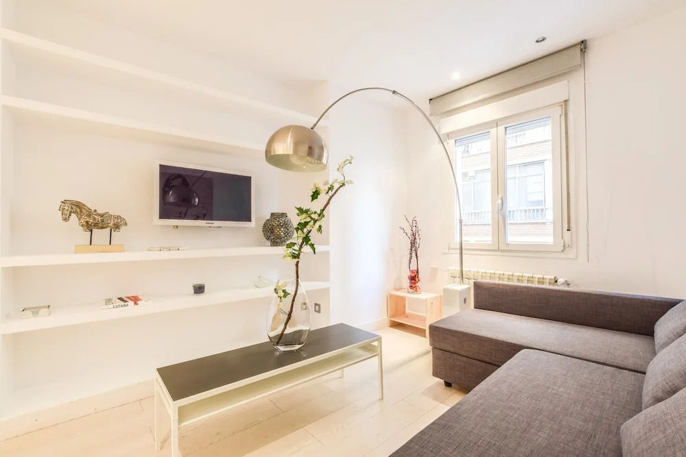Room to Rent Bernabeu Spacious Apartment