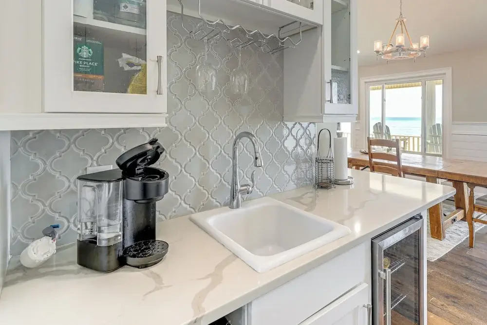 Hot Tub & Decks: North Topsail Beach Home
