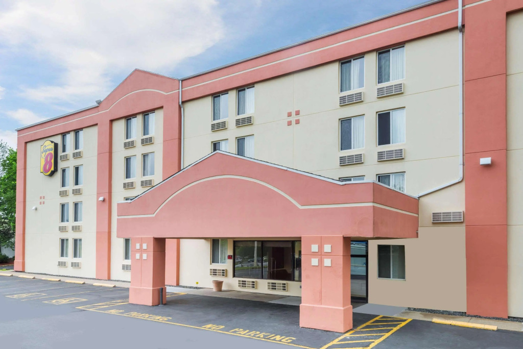 Super 8 by Wyndham Danbury