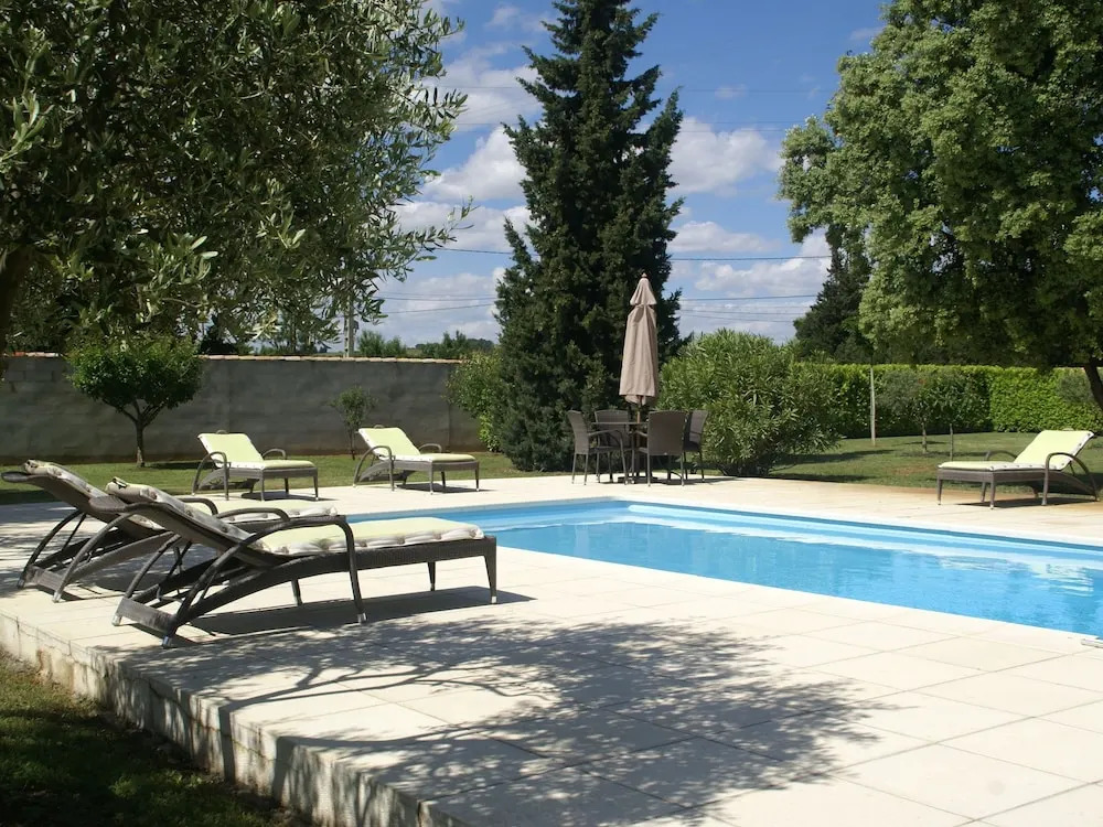 Stunning Villa in Sorgues With Swimming Pool