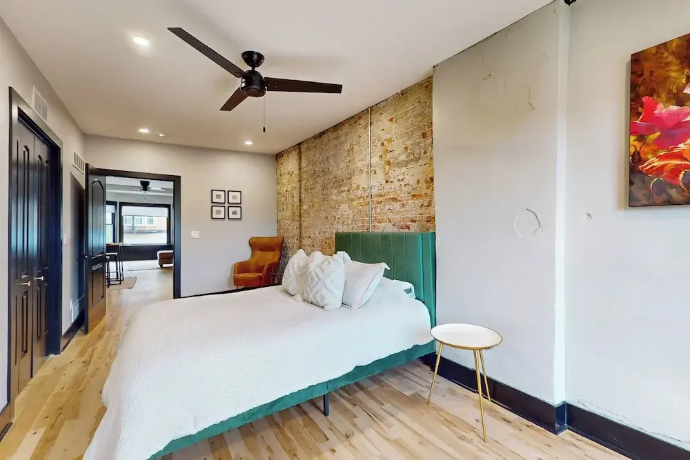1 BR Apartment w/ Full Kitchen & Great Location